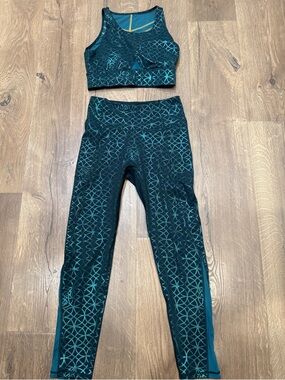 Crowned Athletics “Merida” Changed Fate sports bra with leggings set in size M